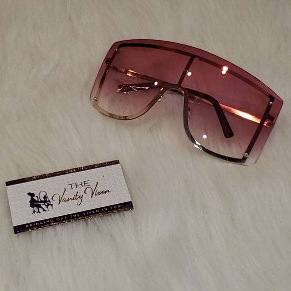 Shades - Picture 4 of 5